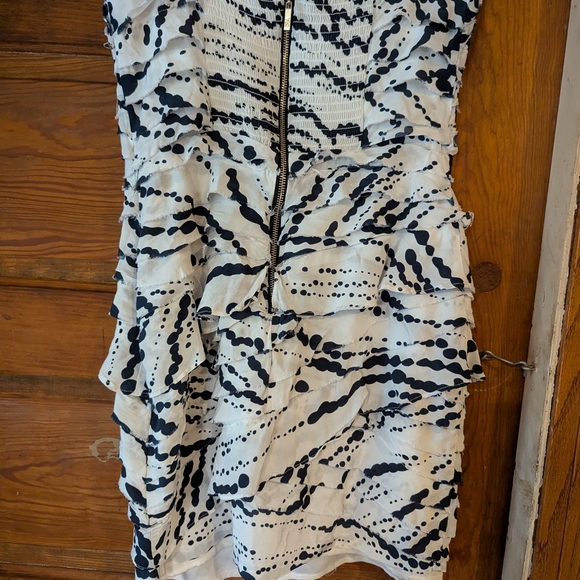 Black and White Strapless Ruched Bodycon Dress - Picture 4 of 9